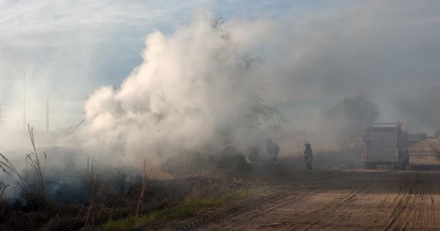 Se incendioacute un camioacuten camino a Dorila