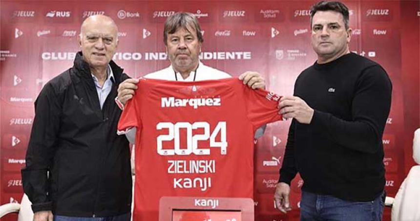 Zielinski asumioacute en el Rojo en una semana caliente y a horas del claacutesico