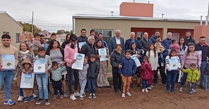 Entregaron viviendas del Plan Mi Casa 1 a familias de Parera