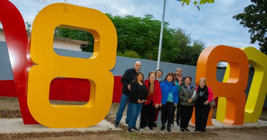 Con la modalidad 0880 inauguraron la plaza Eva Peroacuten  en Pico