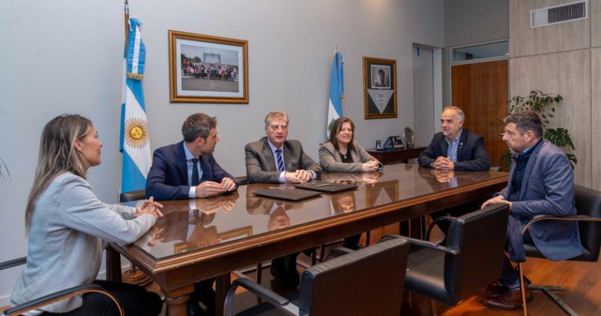 La Pampa y el CFI daraacuten apoyo financiero al sector laacutecteo