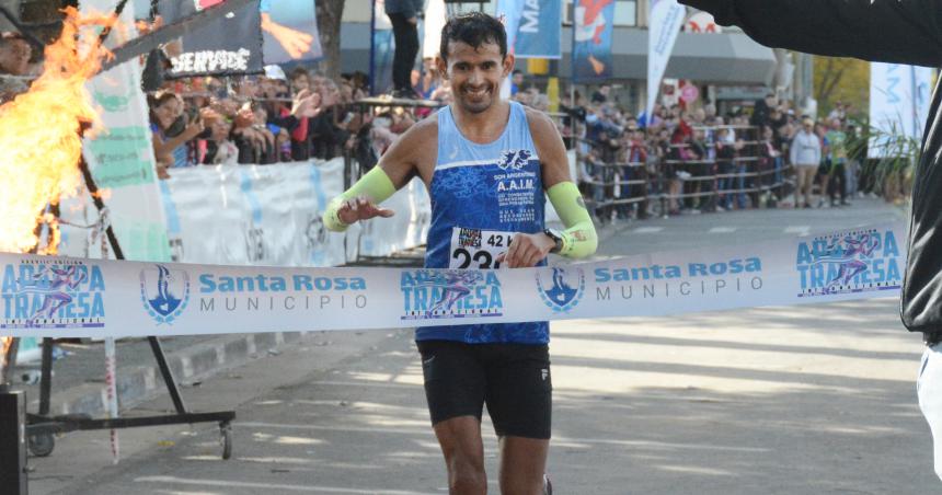 Goacutemez ganoacute A Pampa Traviesa y Erario marcoacute nuevo reacutecord en 21k