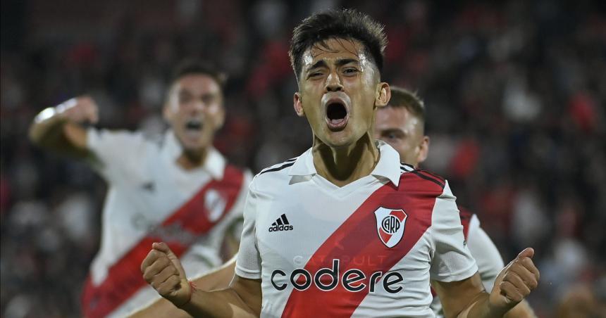 River se llevoacute un triunfo agoacutenico de Rosario y sigue bien arriba