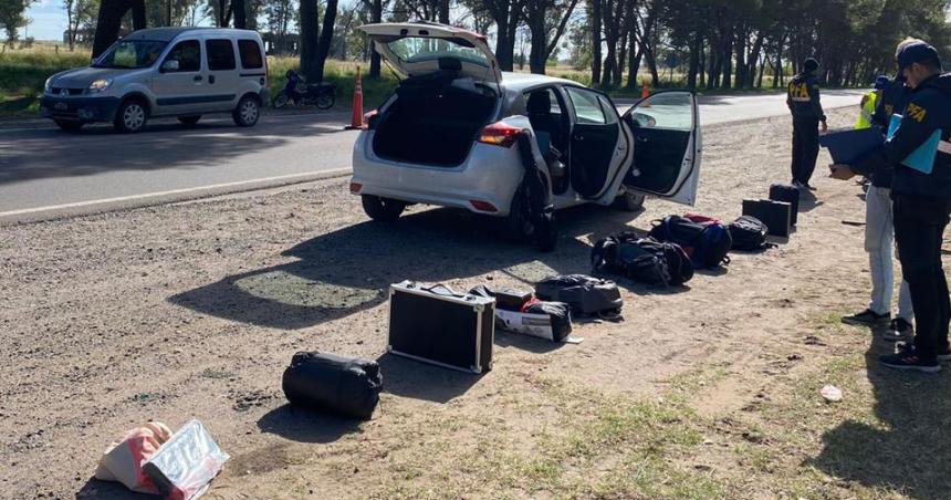 Detectaron marihuana y LSD en un auto que veniacutea desde Riacuteo Negro