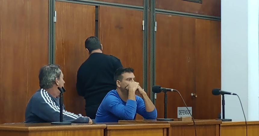 Formalizaron al comisario y a su hermano por alquilar una casa con custodia policial