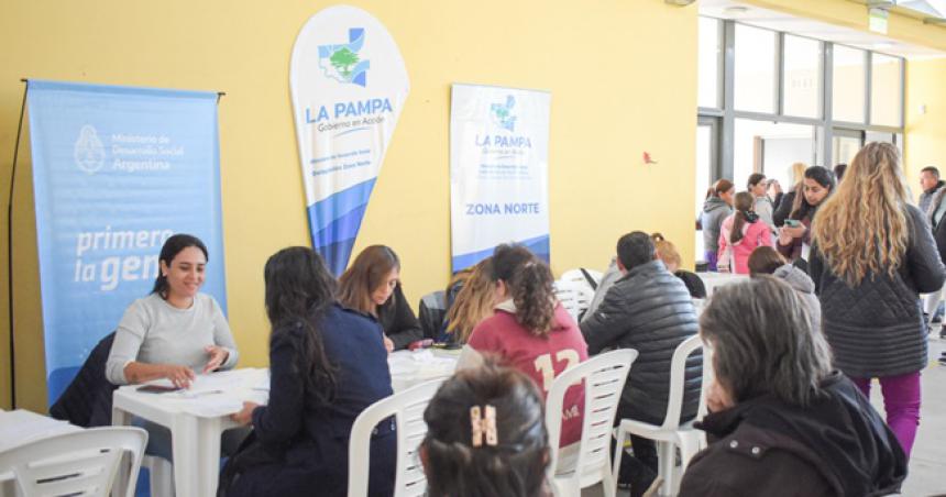 Se gestionaron 500 pares de anteojos a traveacutes del programa El Estado en tu barrio