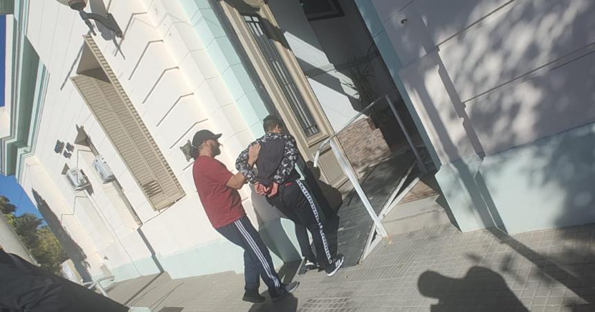Trasladaron a un detenido bahiense acusado de robos en General Acha
