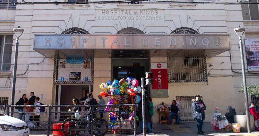 Una fuga de monoacutexido de carbono en el Hospital de Nintildeos obligoacute a evacuar a pacientes y meacutedicos