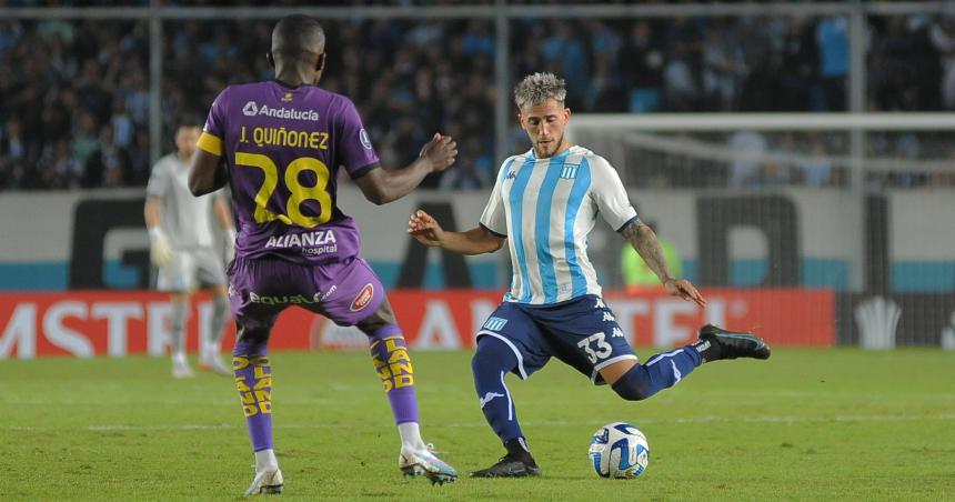 Agoacutenico triunfo de Racing ante Aucas
