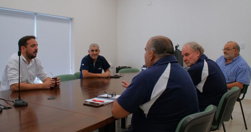 Di Naacutepoli se reunioacute con la Federacioacuten de Bomberos
