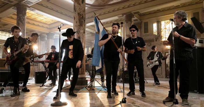 Los Auteacutenticos Decadentes lanzaron versioacuten de Costumbres argentinas con Andreacutes Calamaro