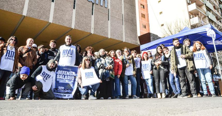 Rechazan por insuficiente el aumento a la docencia universitaria