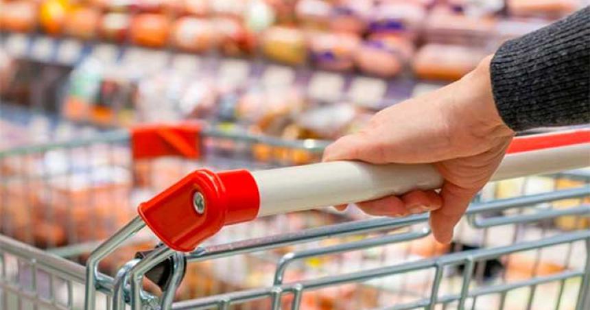 Las ventas de febrero subieron 1-en-porciento- en supermercados y 21-en-porciento- en mayoristas