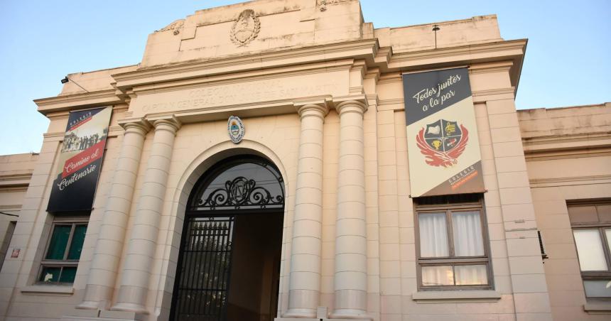Otro grave episodio en el Colegio Nacional de Santa Rosa- golpearon a una docente