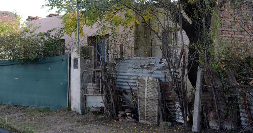 Una mujer con dos hijos usurpoacute una vivienda en Toay