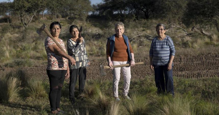 Las hacheras pampeanas en un informe de Telam