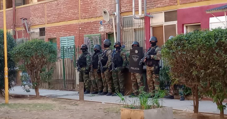 Tiros y allanamiento en el barrio Malvinas de General Pico