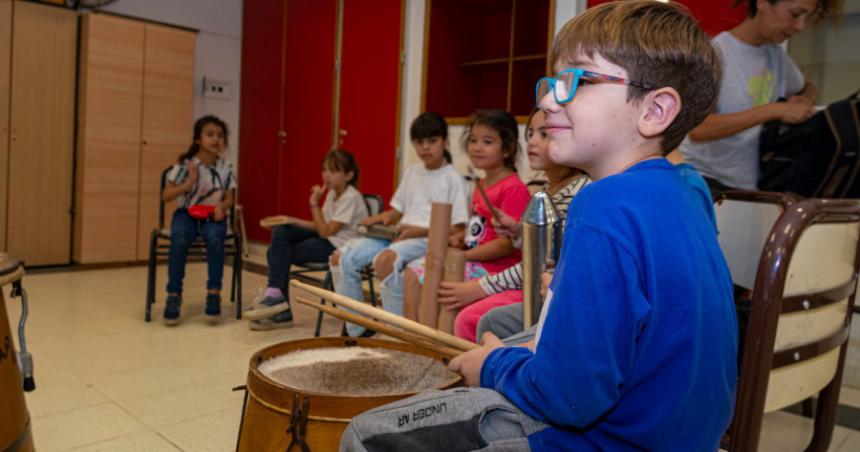 Crean el programa Despueacutes de Hora para escuelas de la provincia