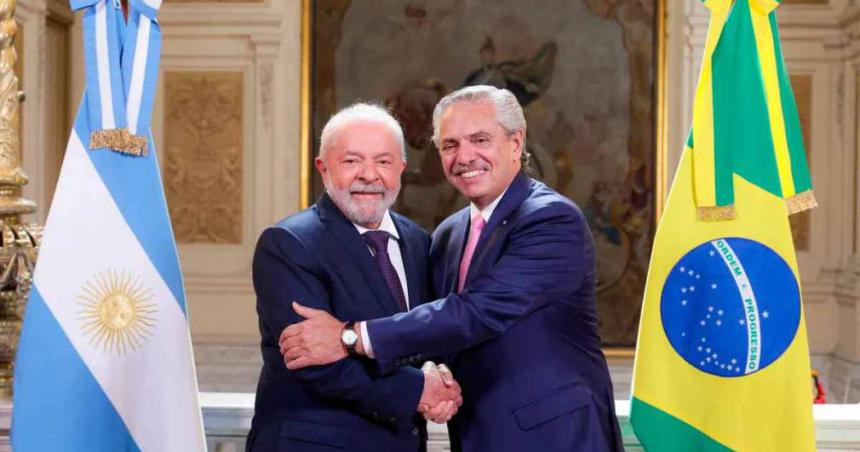 Alberto Fernaacutendez viaja a Brasil para pedirle ayuda a Lula