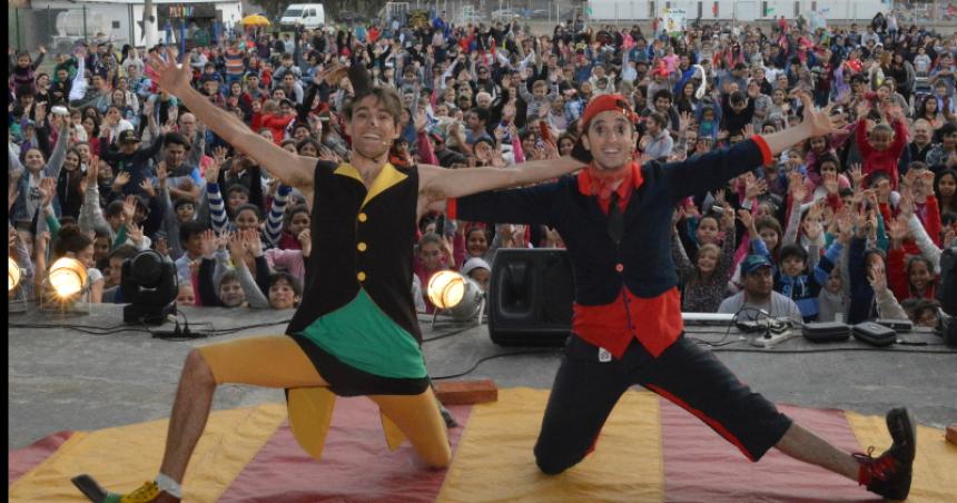 La Risotada- cumple una deacutecada de circo y teatro