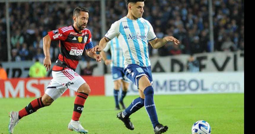 Racing empatoacute con Flamengo y sigue arriba