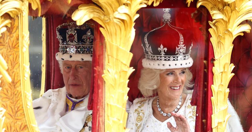 Carlos III fue coronado en Londres