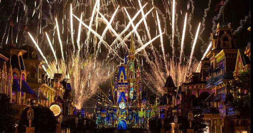 Disney cumple 100 antildeos y los festeja con increiacutebles shows nuevos