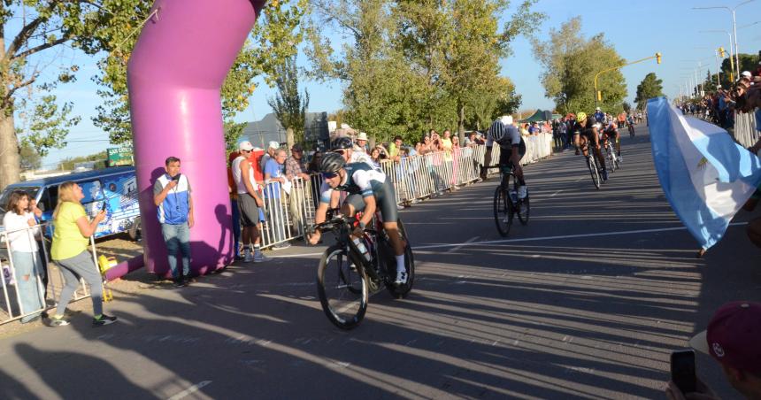 Santiago Roumec encontroacute el hueco y festejoacute
