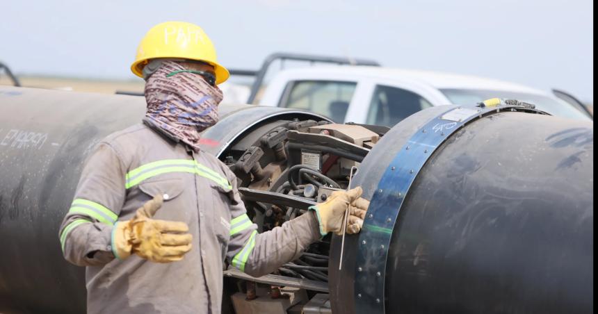 El viernes sueldan el uacuteltimo cantildeo del Gasoducto 