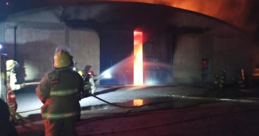 Incendio en los galpones del EPRC en 25 de mayo