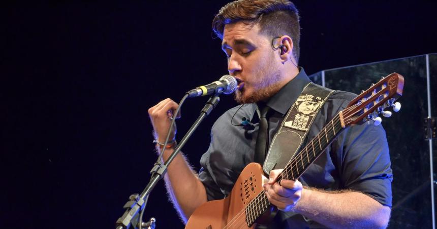 Leoacuten Gamba- Tenemos que lograr que el folclore diga cosas de hoy