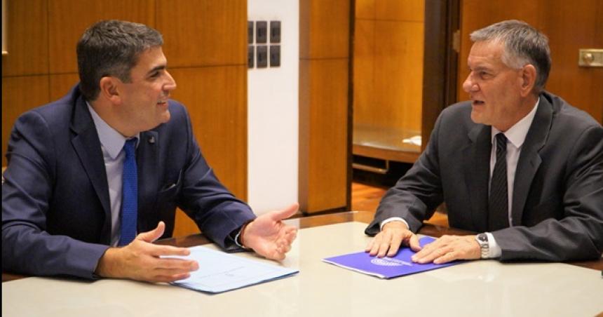 Bensusaacuten presentoacute ante la AFIP el proyecto de alivio para pequentildeos contribuyentes