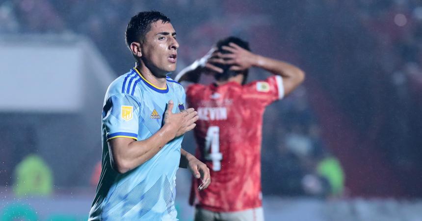 Boca le ganoacute a Argentinos en el final y sigue recuperaacutendose