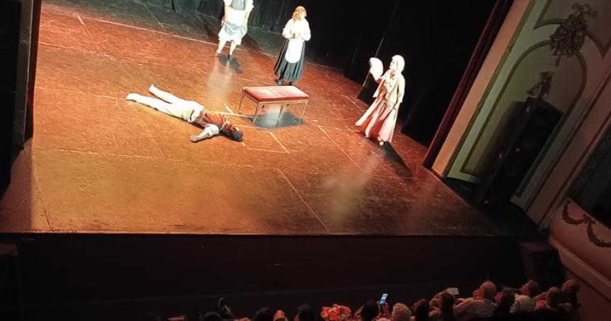 Teatro Espantildeol- Ferrero defendioacute el convenio con una ticketera