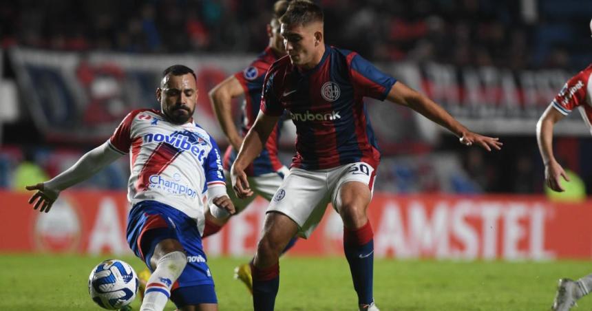 Tres argentinos salen a la cancha