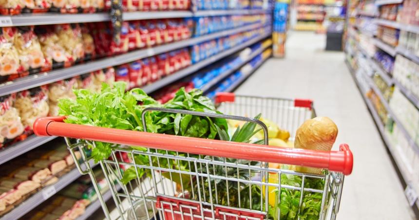 Crecioacute el consumo en supermercados y mayoristas por maacutes compras con tarjeta de creacutedito