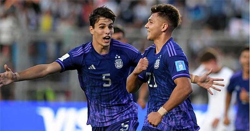 Argentina goleoacute a Nueva Zelanda 5 a 0 y se quedoacute con el primer lugar de su grupo