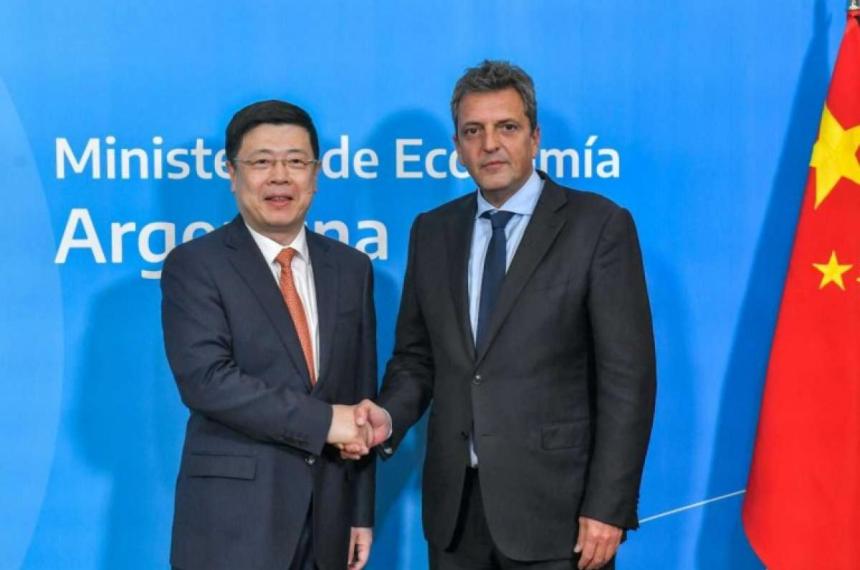 Massa busca en China respaldo para las divisas de la Argentina