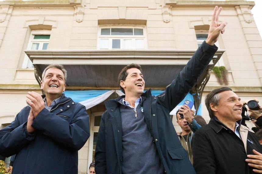 Massa y Wado De Pedro compartieron un acto en sentildeal electoral- Apoacuteyennos