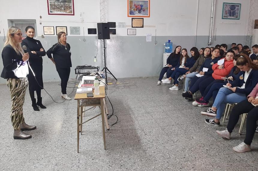 Simulacro de juicio en secundario de Miguel Riglos