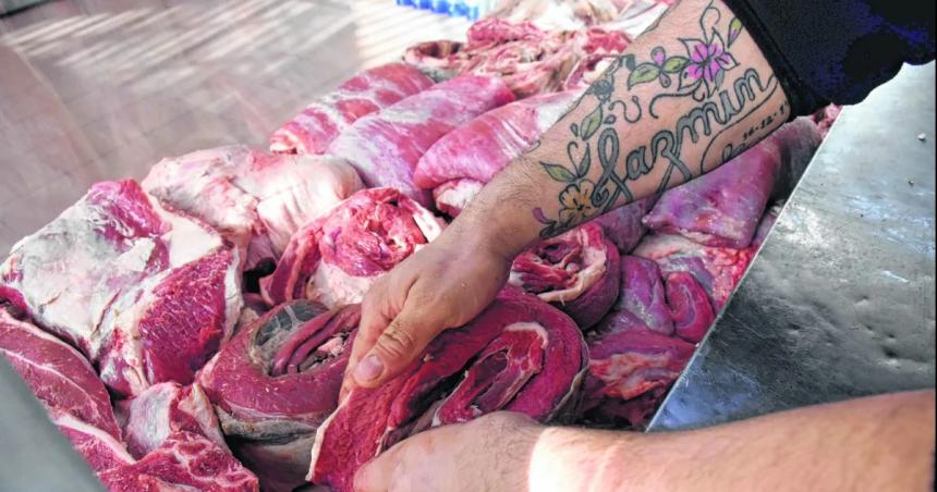 La inflacioacuten y la barrera sanitaria llevaron el kilo de asado a 3700 en Neuqueacuten
