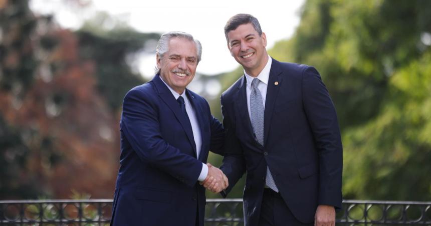 Fernaacutendez recibioacute a presidente electo de Paraguay y viaja a Brasil para un encuentro regional clave