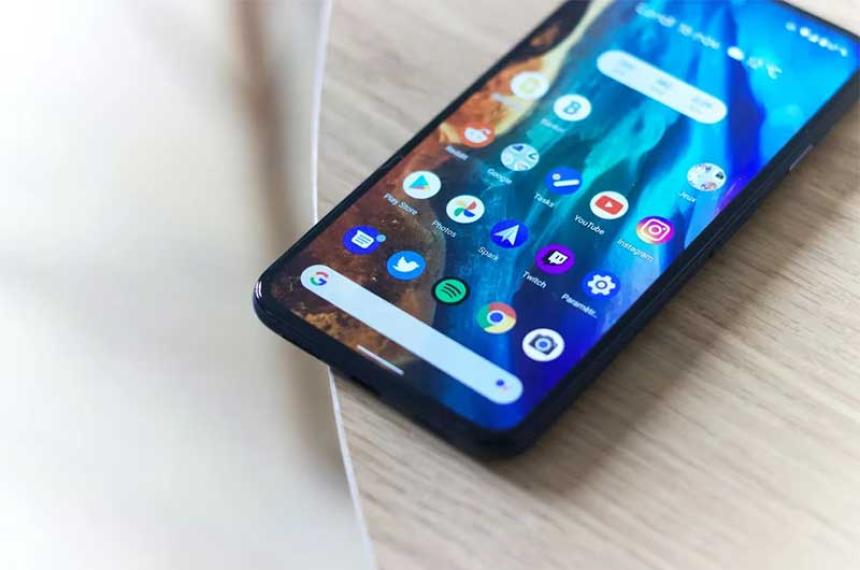 Android 14- coacutemo convertir cualquier celular en una caacutemara web