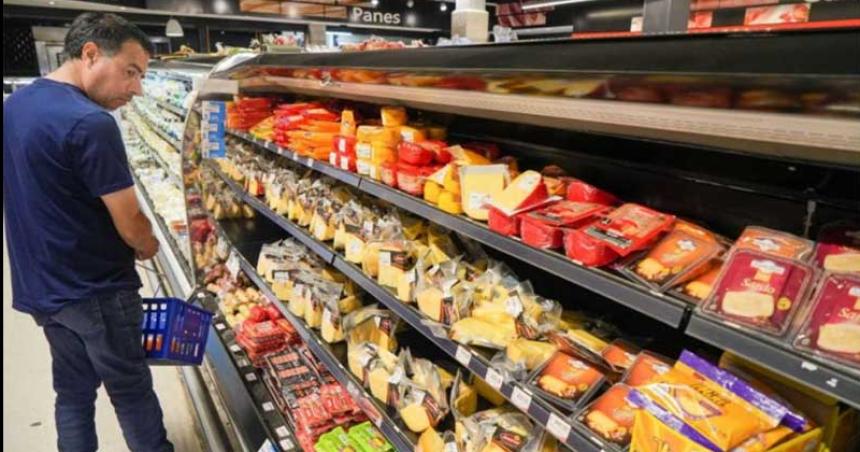 Los alimentos y bebidas siguen presionando la inflacioacuten de mayo