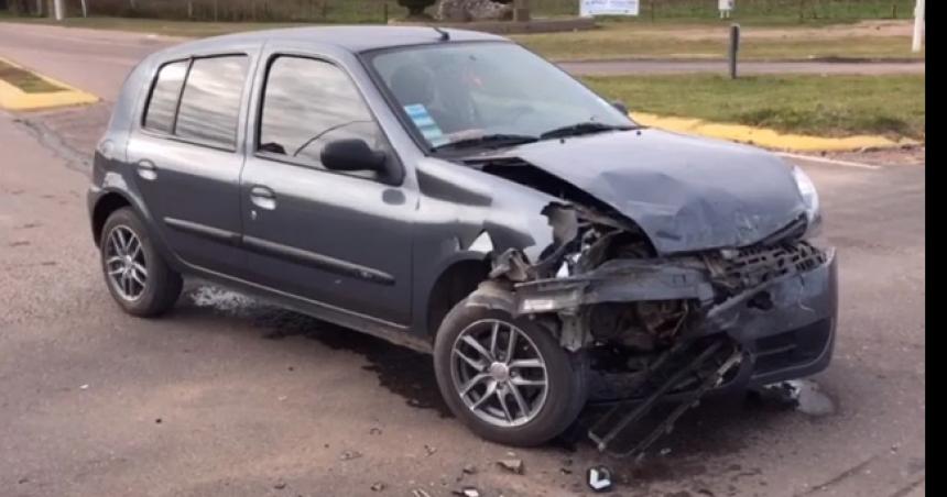 Un auto y una camioneta chocaron en el ingreso a Rancul