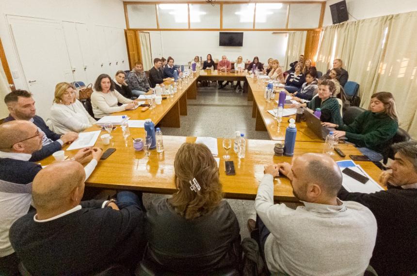 Ministerios y sindicatos articulan acciones por la conflictividad en las escuelas