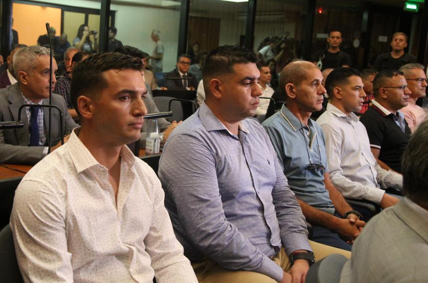 Caso Lucas Gonzaacutelez- un policiacutea confesoacute que se plantoacute un arma