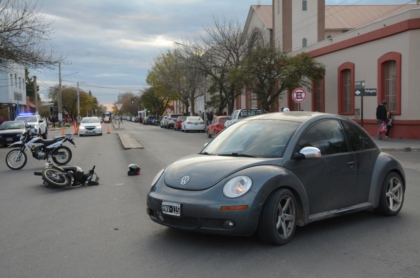 Una motociclista lesionada tras un choque en Uruguay y Pellegrini
