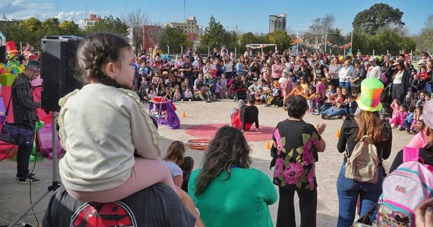 Con un gran marco de puacuteblico se llevoacute a cabo la fiesta de los jardines en Santa Rosa