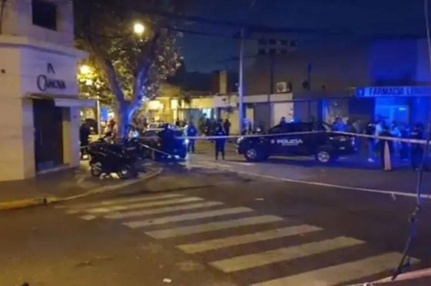 Discutieron dentro de un boliche en Rafaela  y a la salida lo matoacute de una puntildealada en el pecho